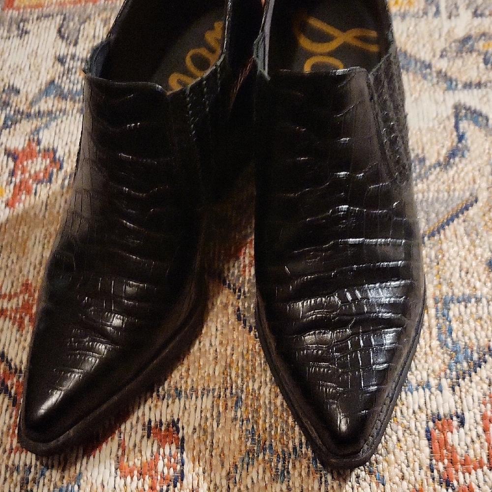 Sam Edelman Black Crocodile Pattern Womens Boots